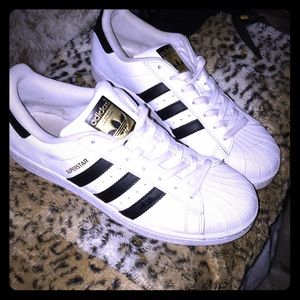 Hardly worn adidas superstars
